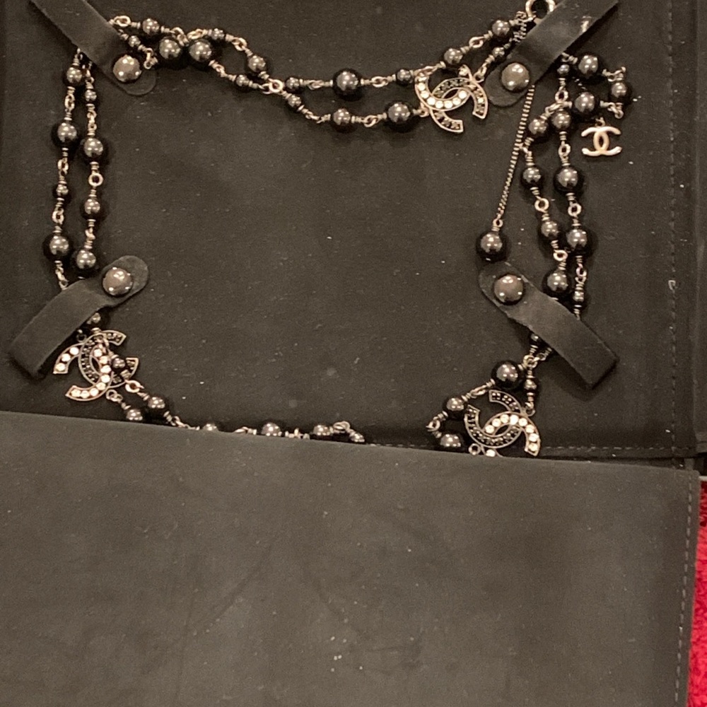(Authentic) Chanel black pearls